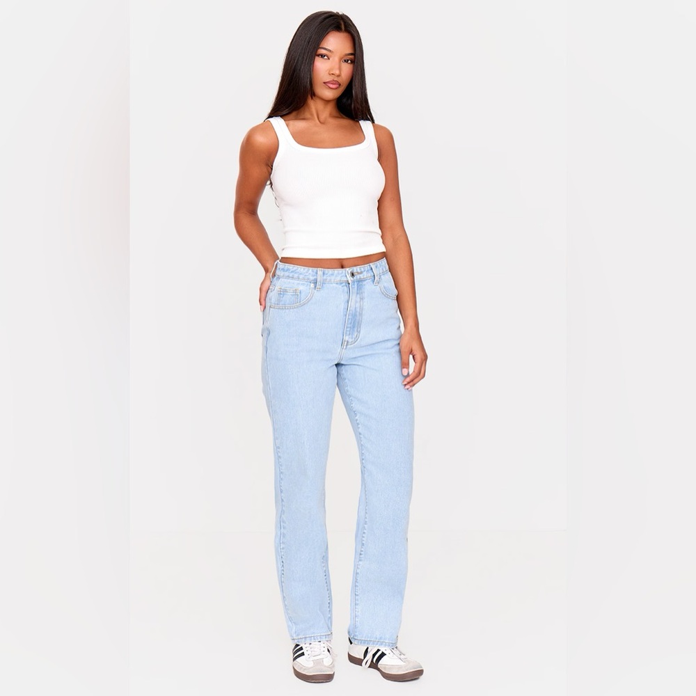 PRETTYLITTLETHING LIGHT BLUE WASH HIGH WAIST STRAIGHT LEG JEANS
